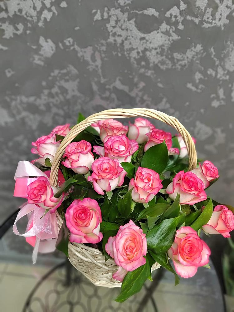 Цветочная композиция из Розы в корзине в Верхнее Мячково