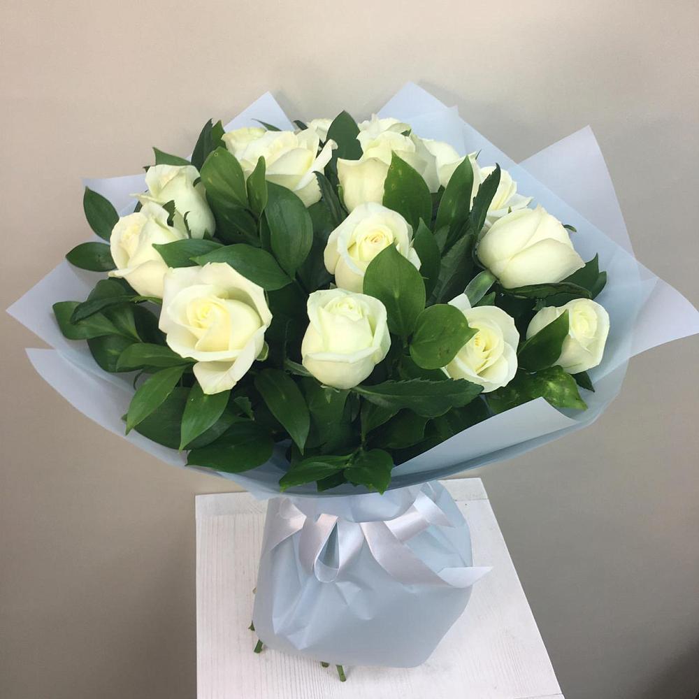 Букет 15 Белых роз Проуд в Верхнее Мячково