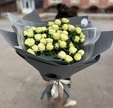 Букет Белые кустовые розы Солинеро в Верхнее Мячково