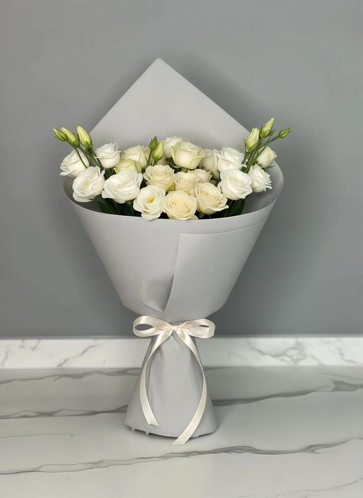 Букет цветов из: Розы и Лизиантусы в Верхнее Мячково