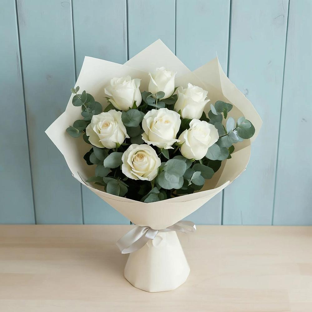 Букет Белые розы в Эвкалипте в Верхнее Мячково