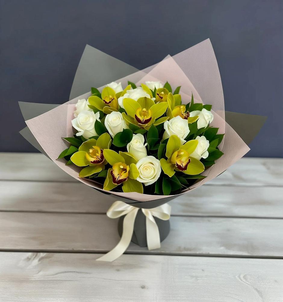 Букет цветов из: Орхидеи и Розы в Верхнее Мячково